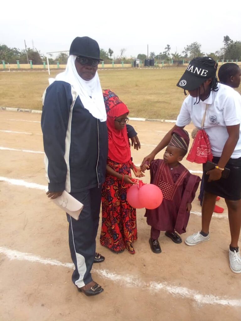 9edd02a8 1353 4a24 Ba91 7bbb403e0d96 768x1024