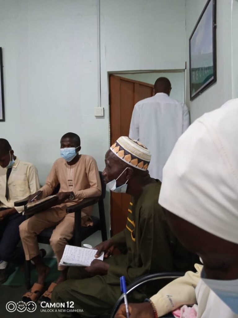 Ca4e17fe B9b2 44ab B43f C90ba7fa4774 768x1025