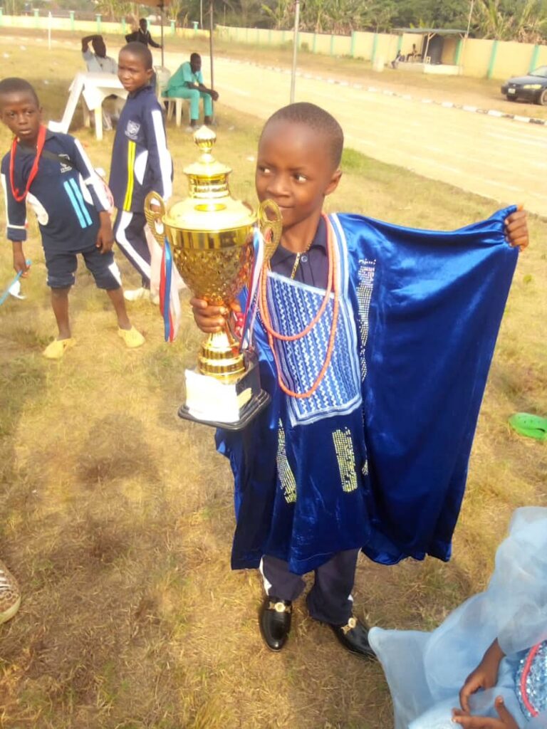 F1568fcb 3113 49b2 B557 A730657e0b72 768x1024